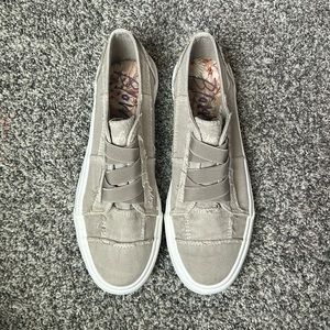 Blowfish Malibu Marley Distressed Canvas Tan Slip on Shoes Sneakers NEW